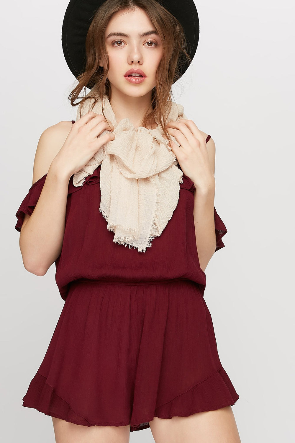 Women Écharpe longue diaphane avec franges Beige