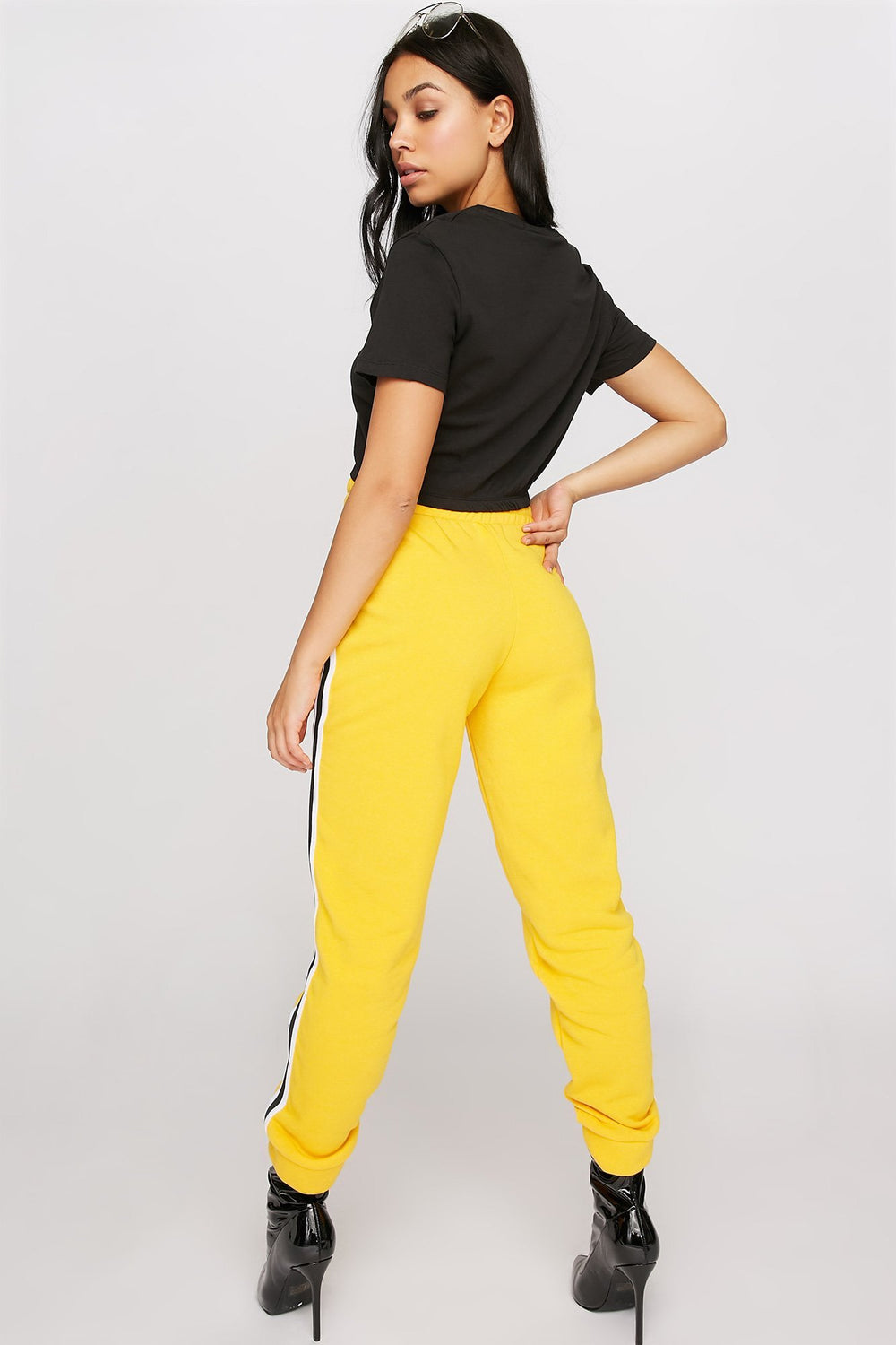 Women Cinched Cropped Crewneck T-Shirt Black