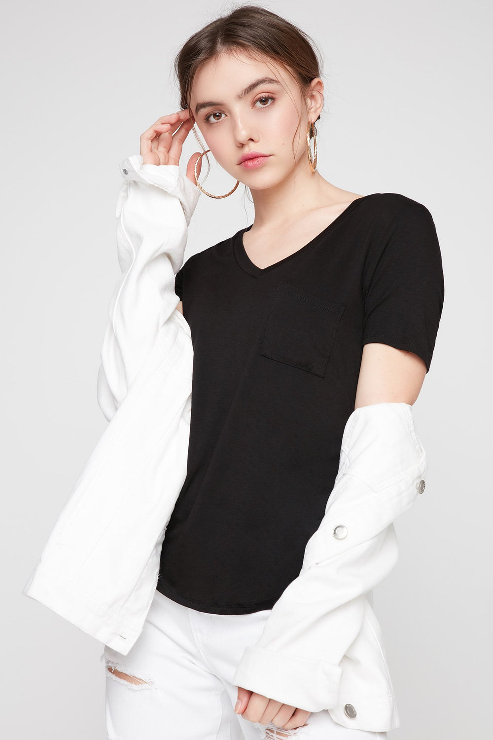 Women Basic V-Neck Pocket T-Shirt Black