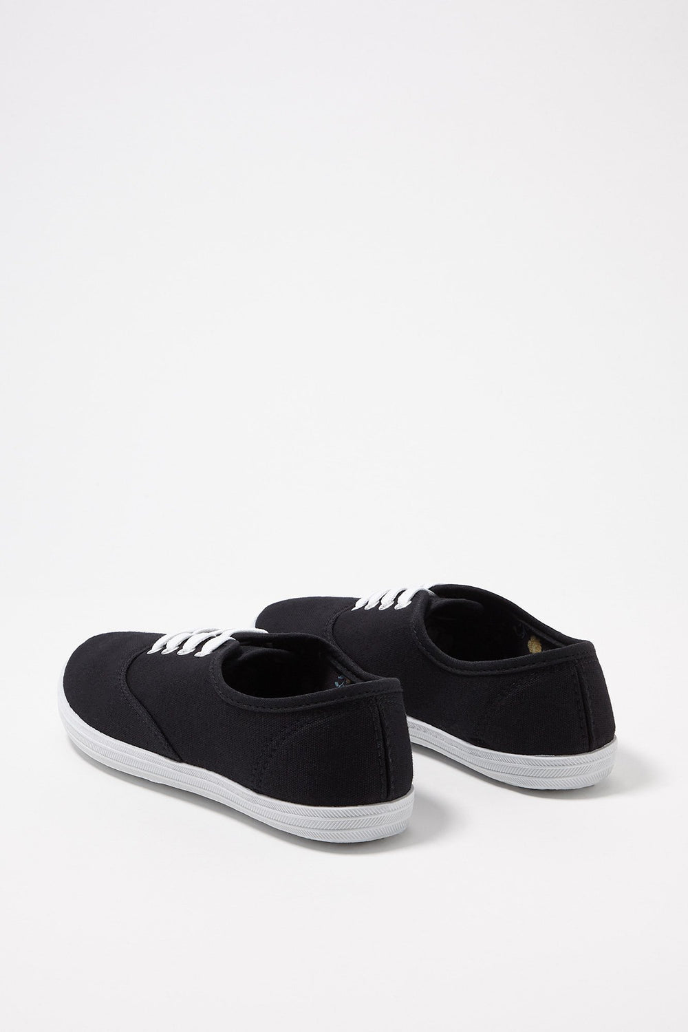 Women Classic Canvas Lace-Up Sneakers Black