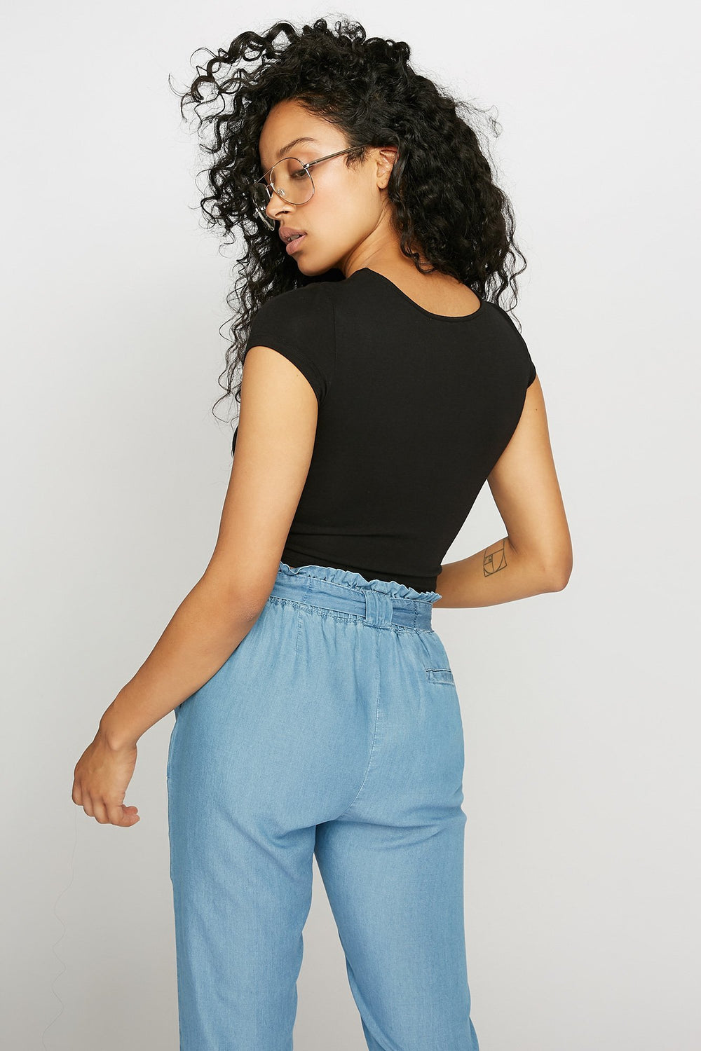Women Cropped Front-Knot T-Shirt Black