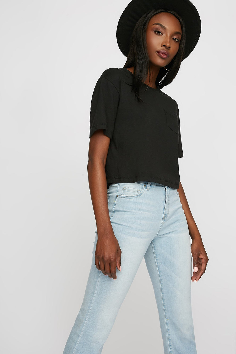 Women Cropped Front-Pocket Basic T-Shirt Black