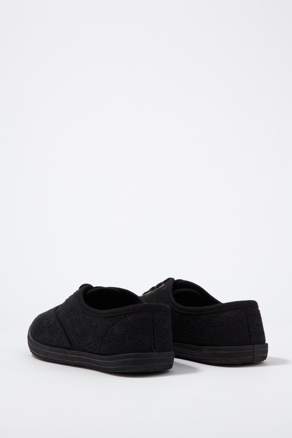 Women Lace Floral Lace-Up Sneaker Black
