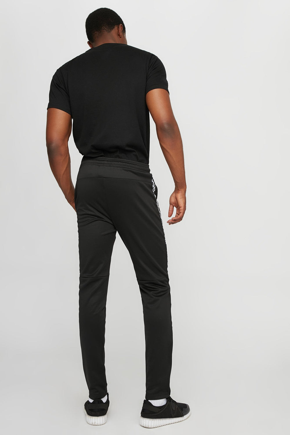 Men Rocawear Checkered Track Pant Black