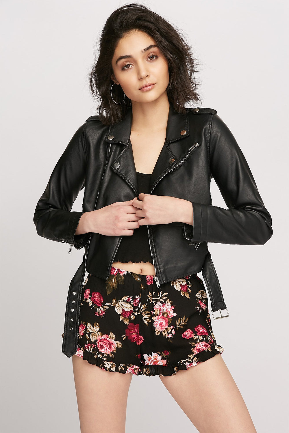Women Ruffle Floral Lightweight Pull-On Short Black