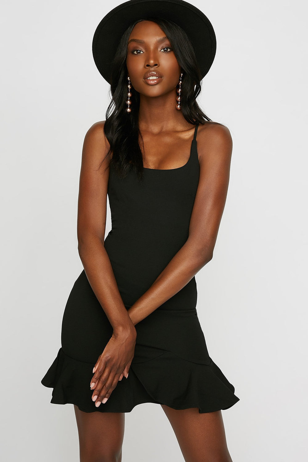 Women Scoop Neck Ruffle Hem Bodycon Dress Black