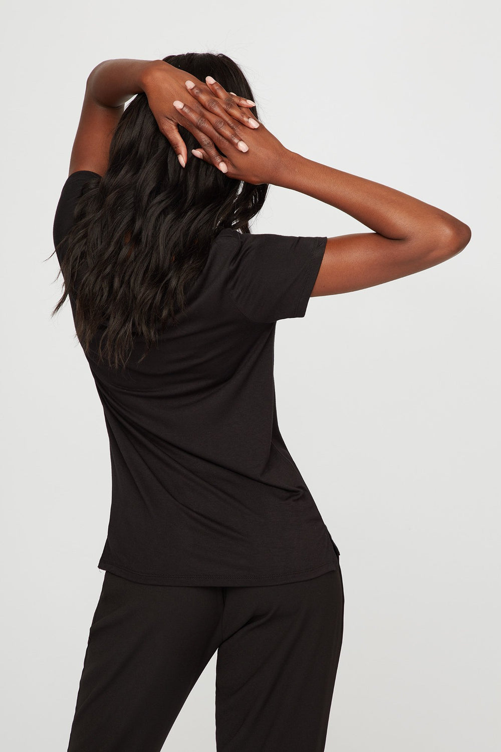 Women Scoop Neck Soft Basic Pocket Coloured T-Shirt Black