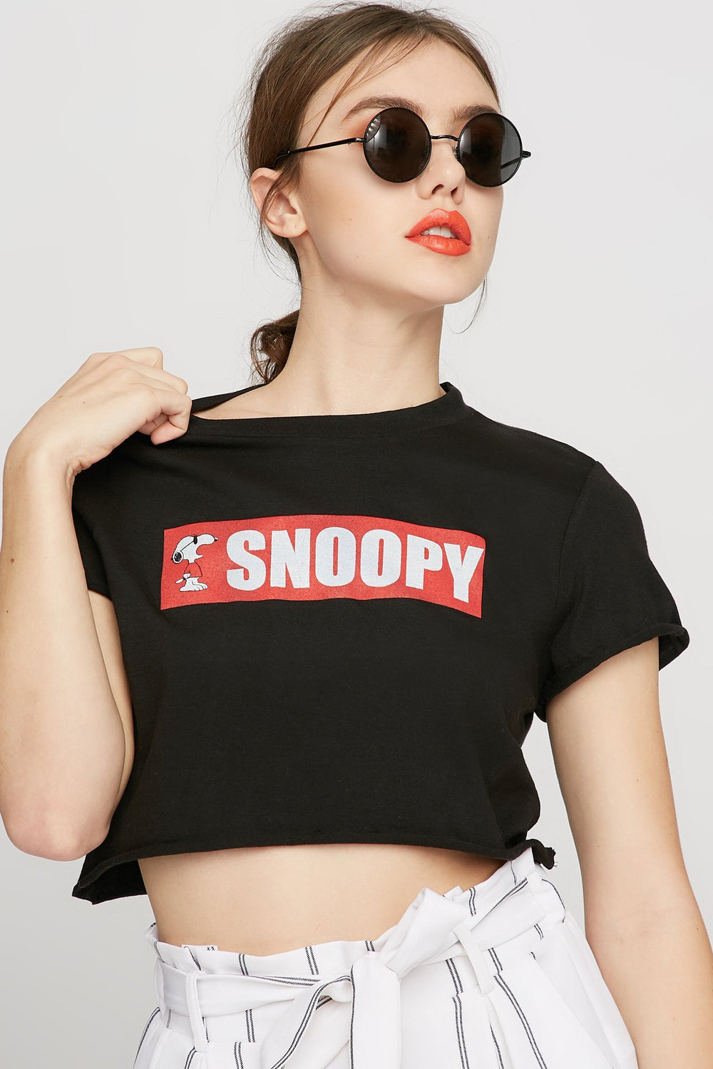 Women Snoopy Cropped Graphic T-Shirt Black