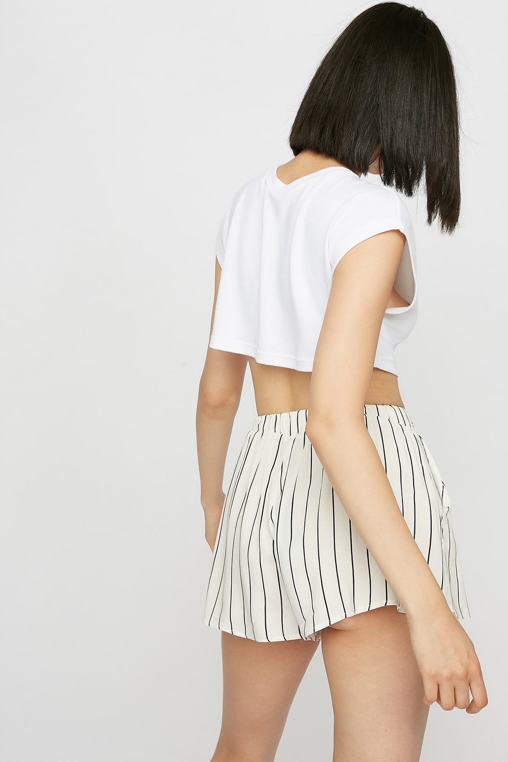 Women Short léger rayé à taille haute avec attache Blanc cassé