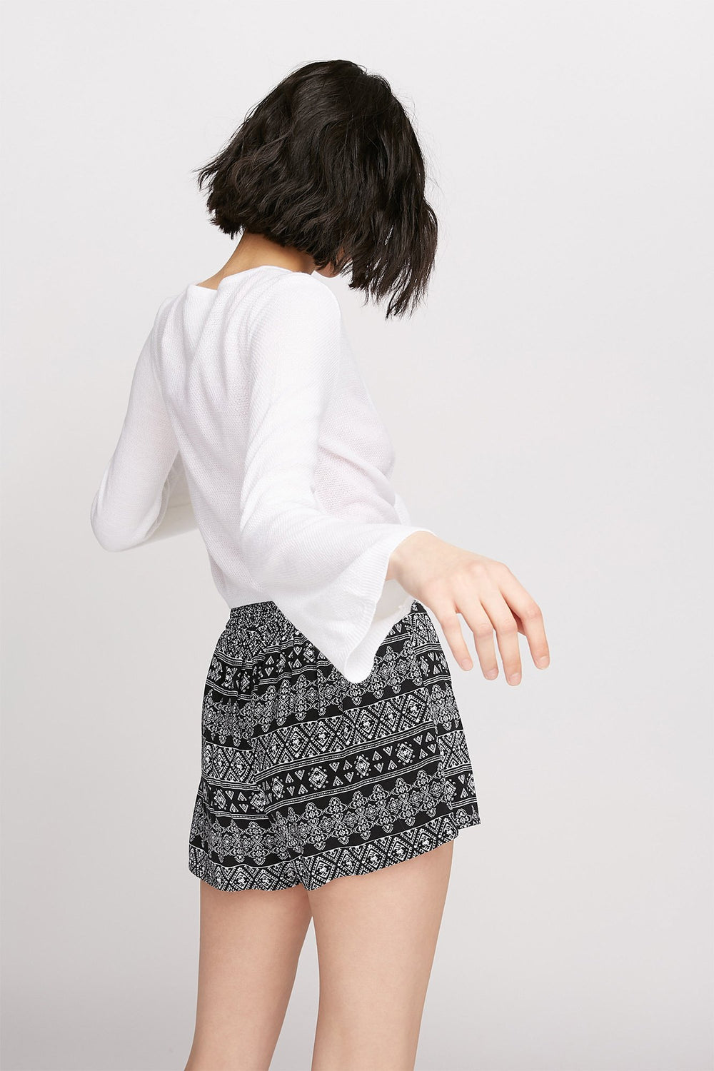 Women Cardigan court en tricot avec attache Blanc