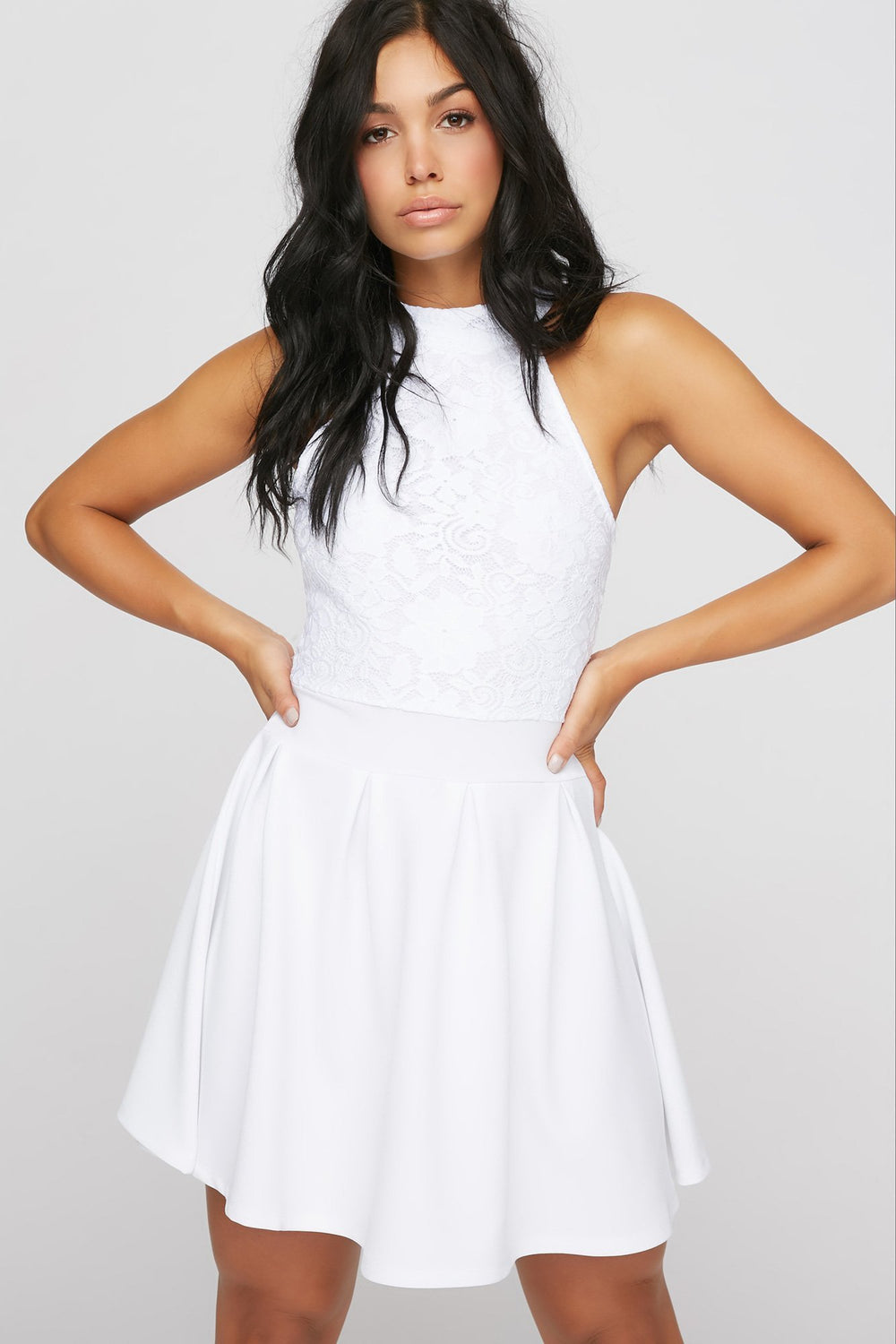 Women Minirobe bain-de-soleil ajustée et évasée en crêpe Blanc