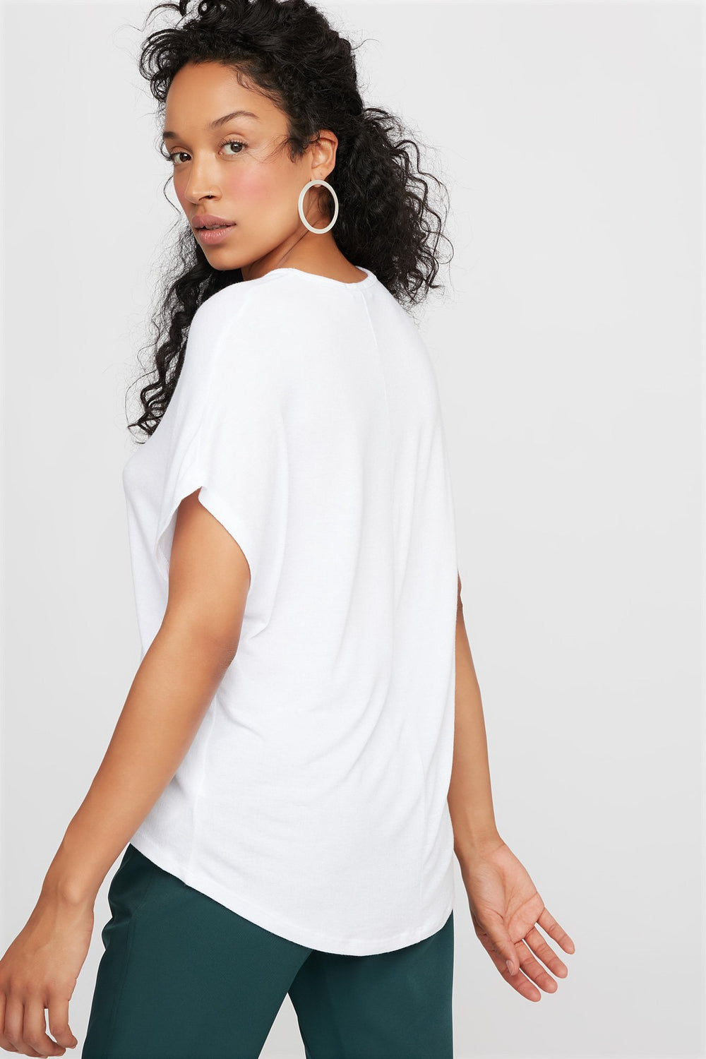 Women T-shirt de base à manches chauve-souris et encolure en V Blanc