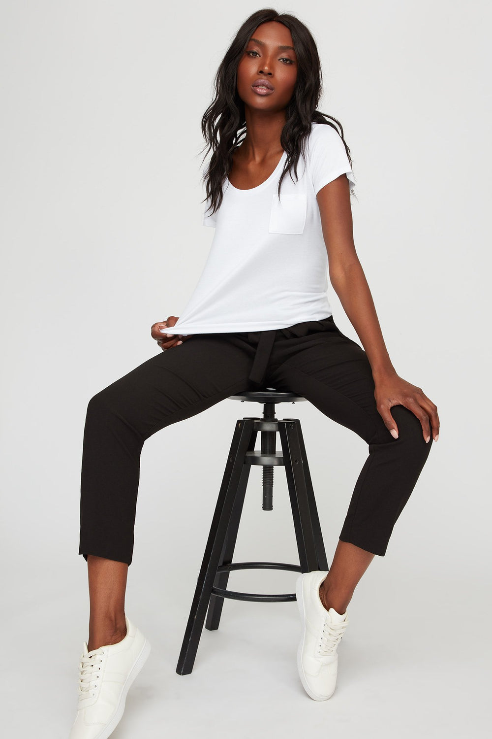 Women T-shirt de base doux coloré avec poche et encolure arrondie Blanc