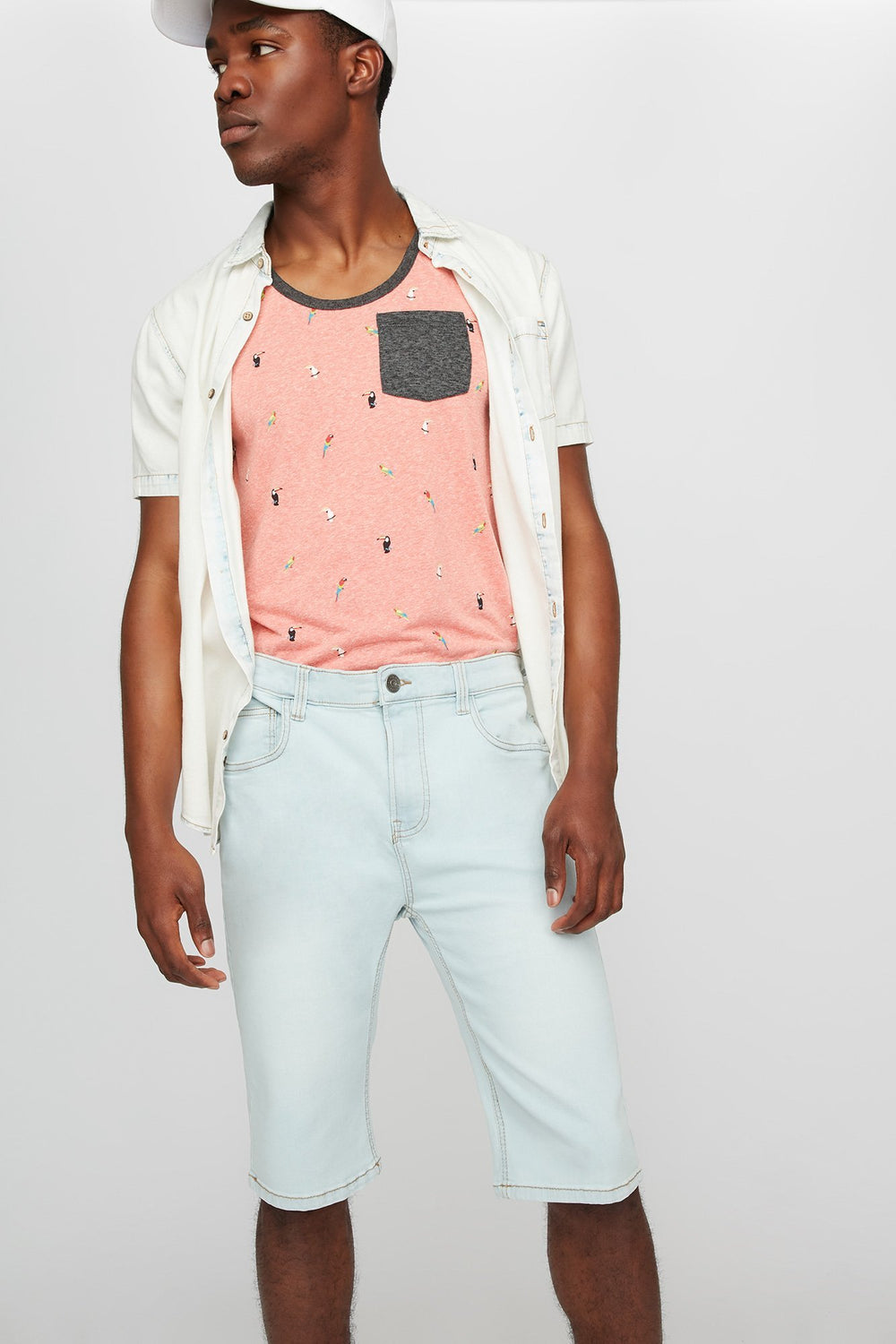 Men Short en denim javellisé pâle à revers roulés Bleu Ciel