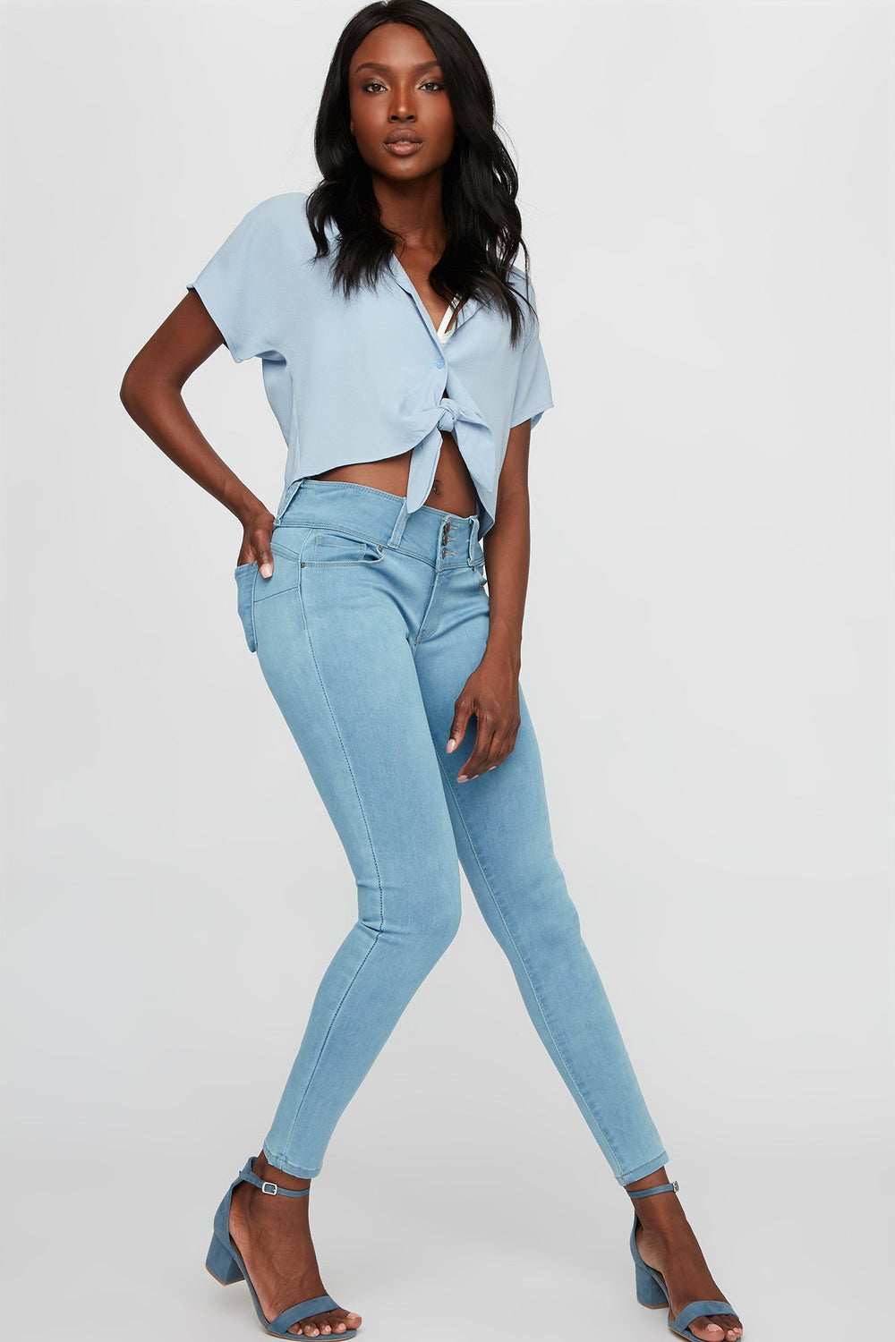 Women Jean remonte-fesses avec patte de boutonnage triple Bleu denim pâle