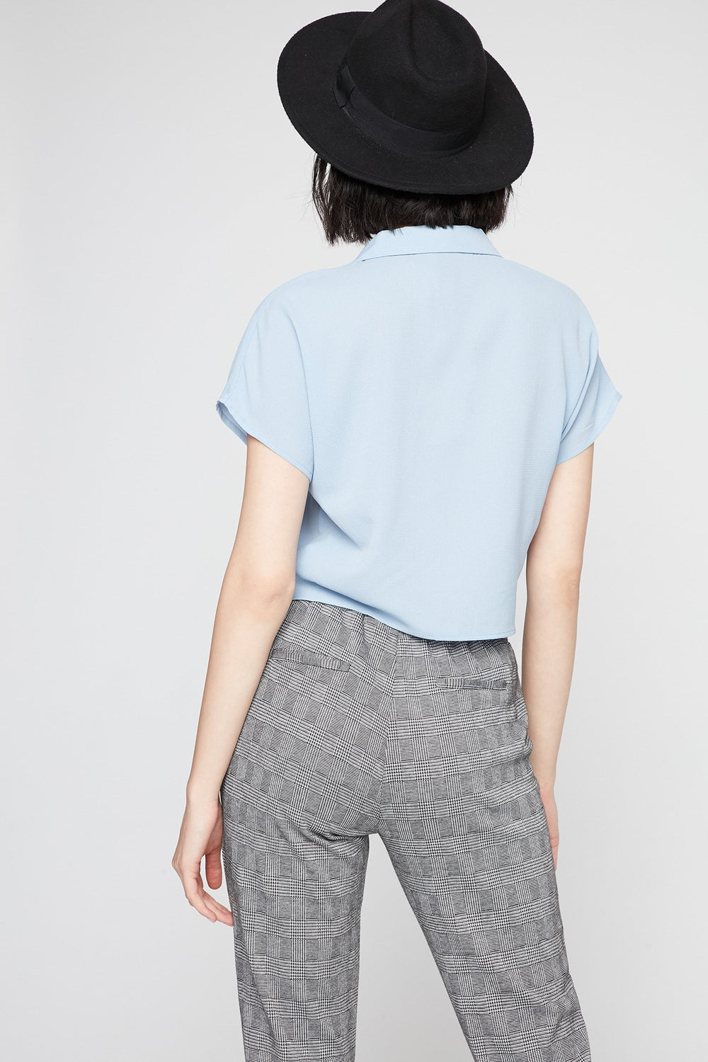 Women Blouse courte boutonnée nouée devant Bleu layette