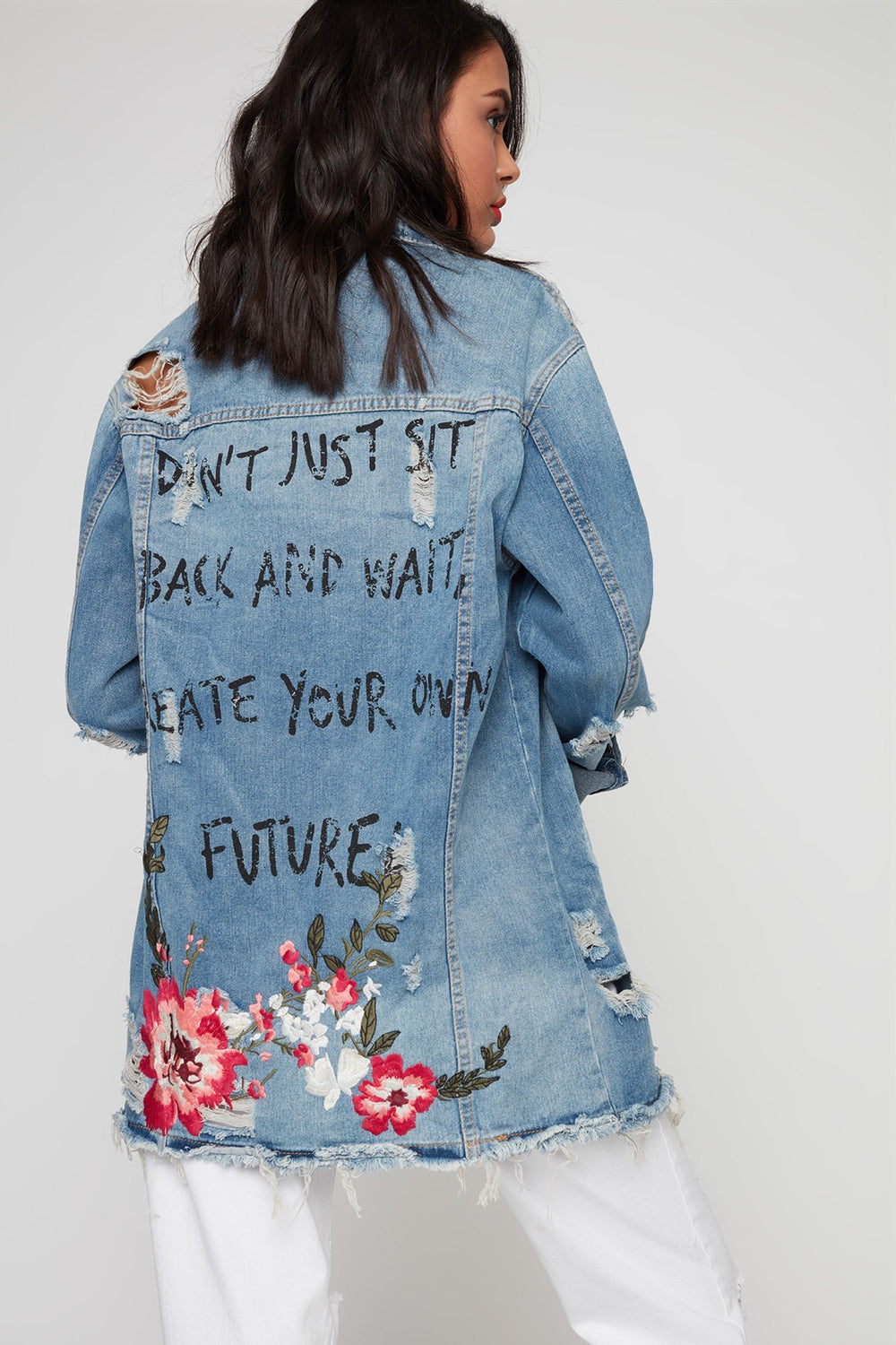 Women Blouson long en denim d'aspect usé à broderies florales avec franges Bleu moyen
