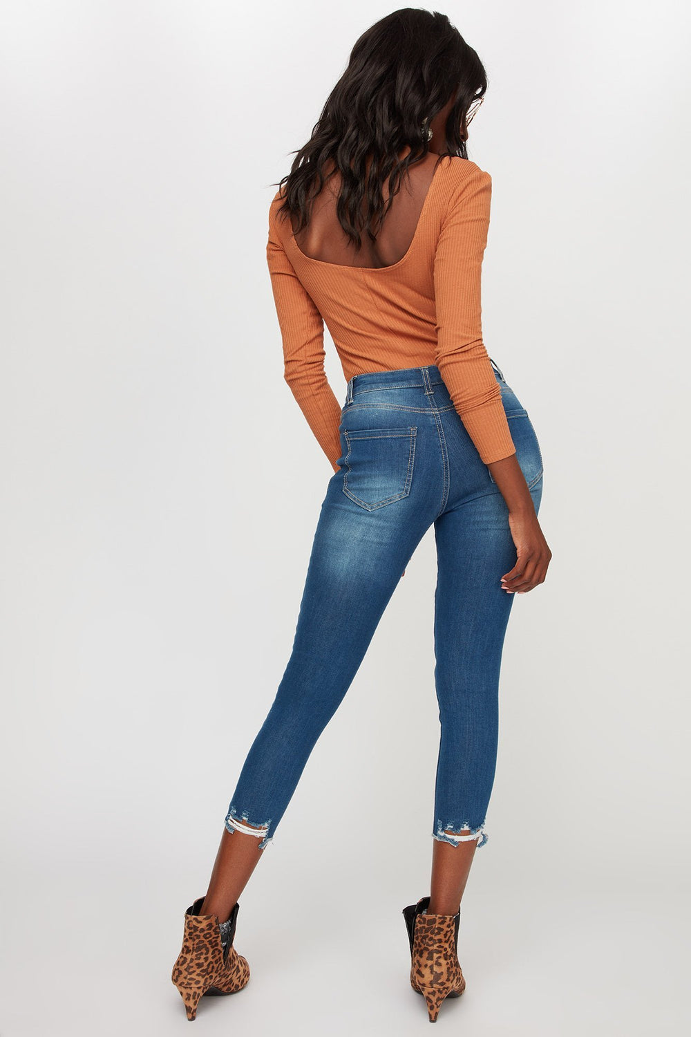 Women Jean étroit court d'aspect usé à taille haute Bleu moyen