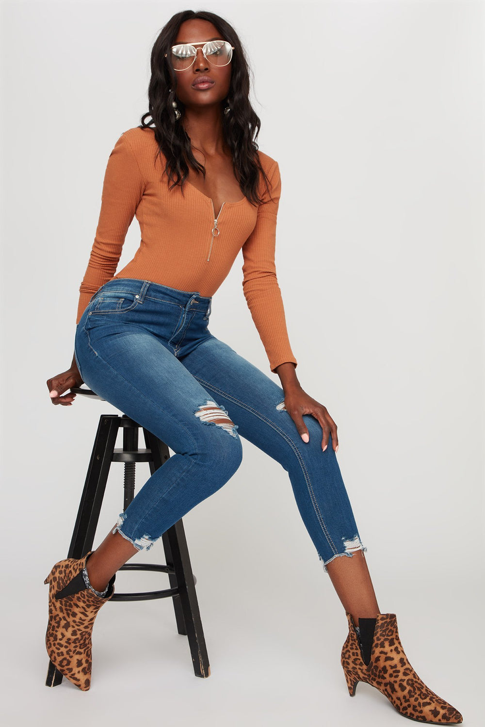 Women Jean étroit court d'aspect usé à taille haute Bleu moyen