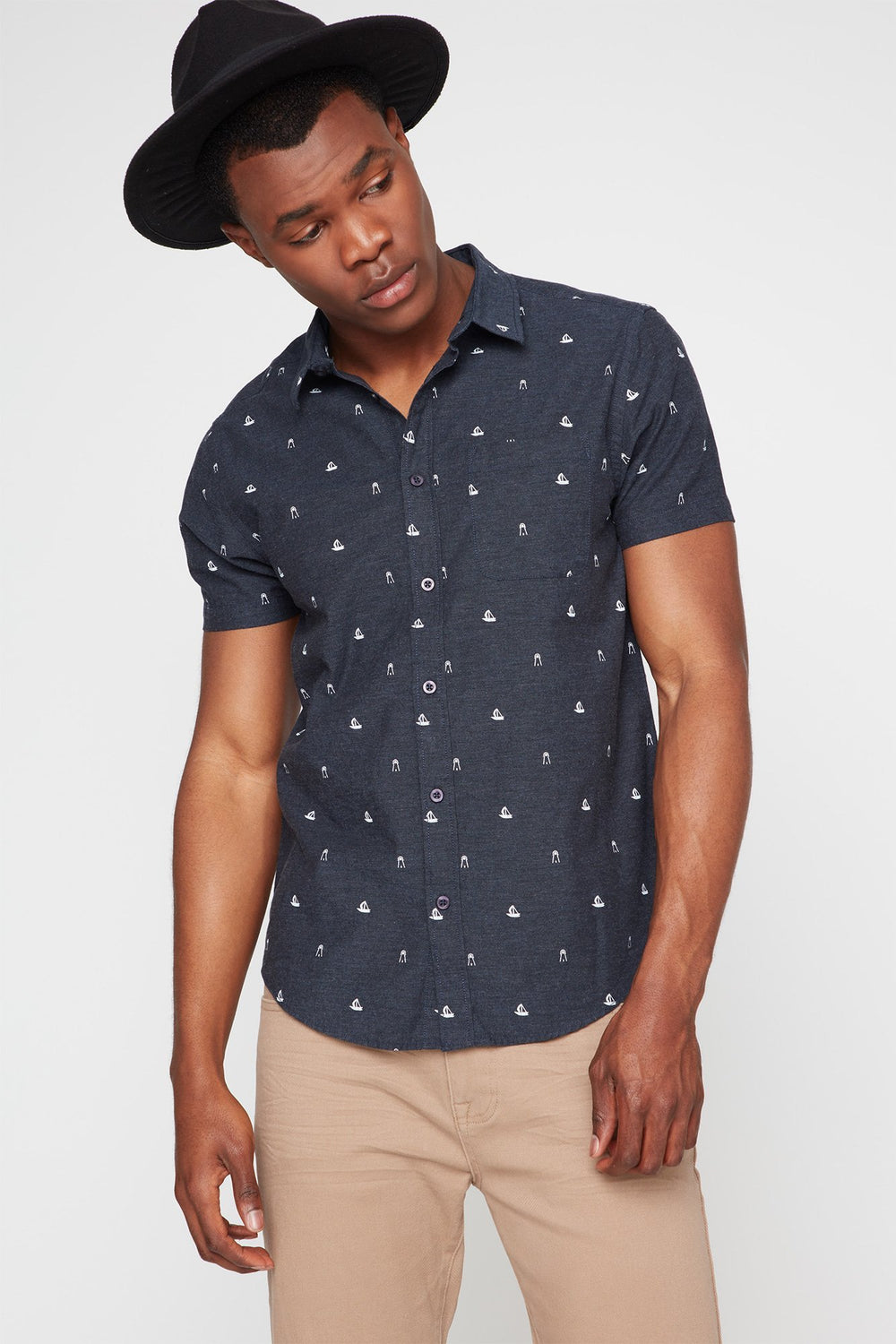 Men Chemise boutonnée à motif de bateaux avec manches courtes Bleu pâle