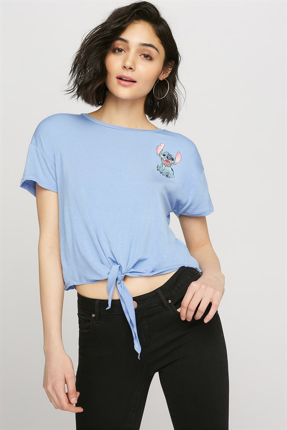 women T-shirt court noué devant à imprimé Lilo & Stitch Bleu pâle
