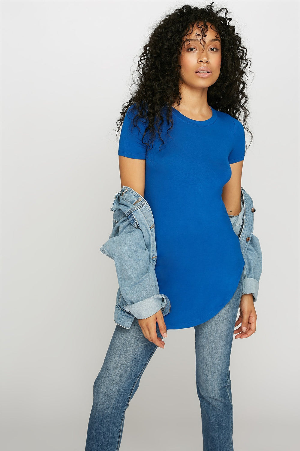 Women T-shirt long à ourlet arrondi et encolure arrondie Bleu roi