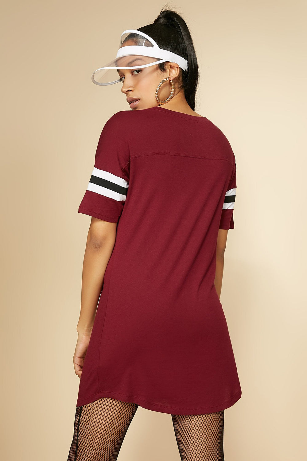Women Robe t-shirt rayée de style universitaire à encolure en V Bourgogne