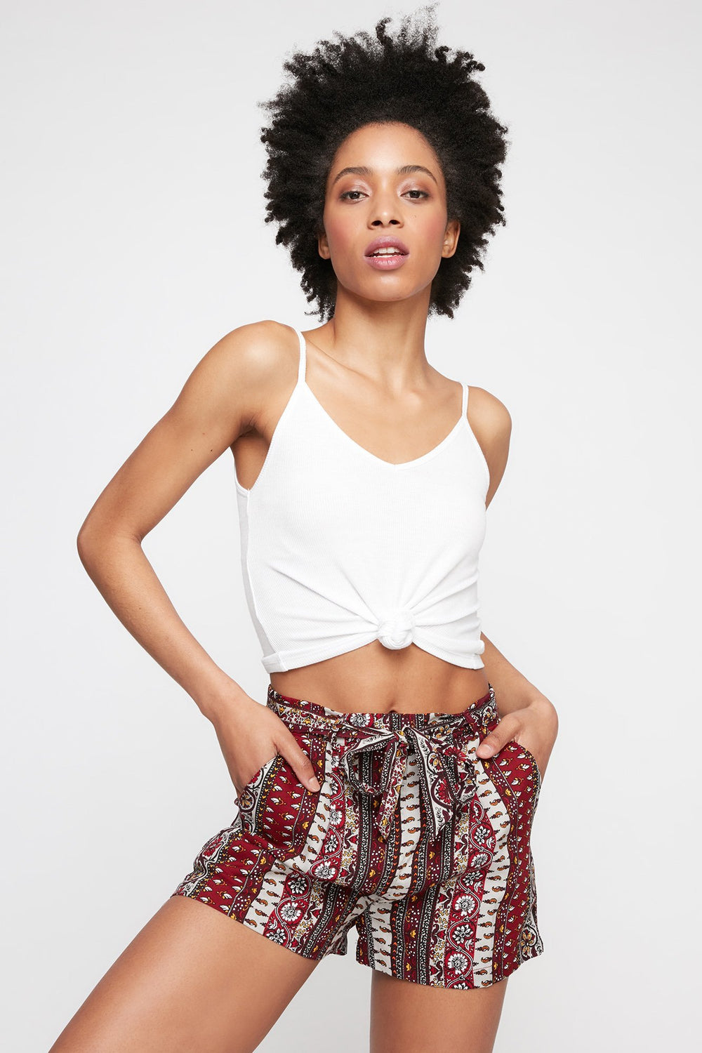 Women Short léger à motif tribal avec attache Bourgogne