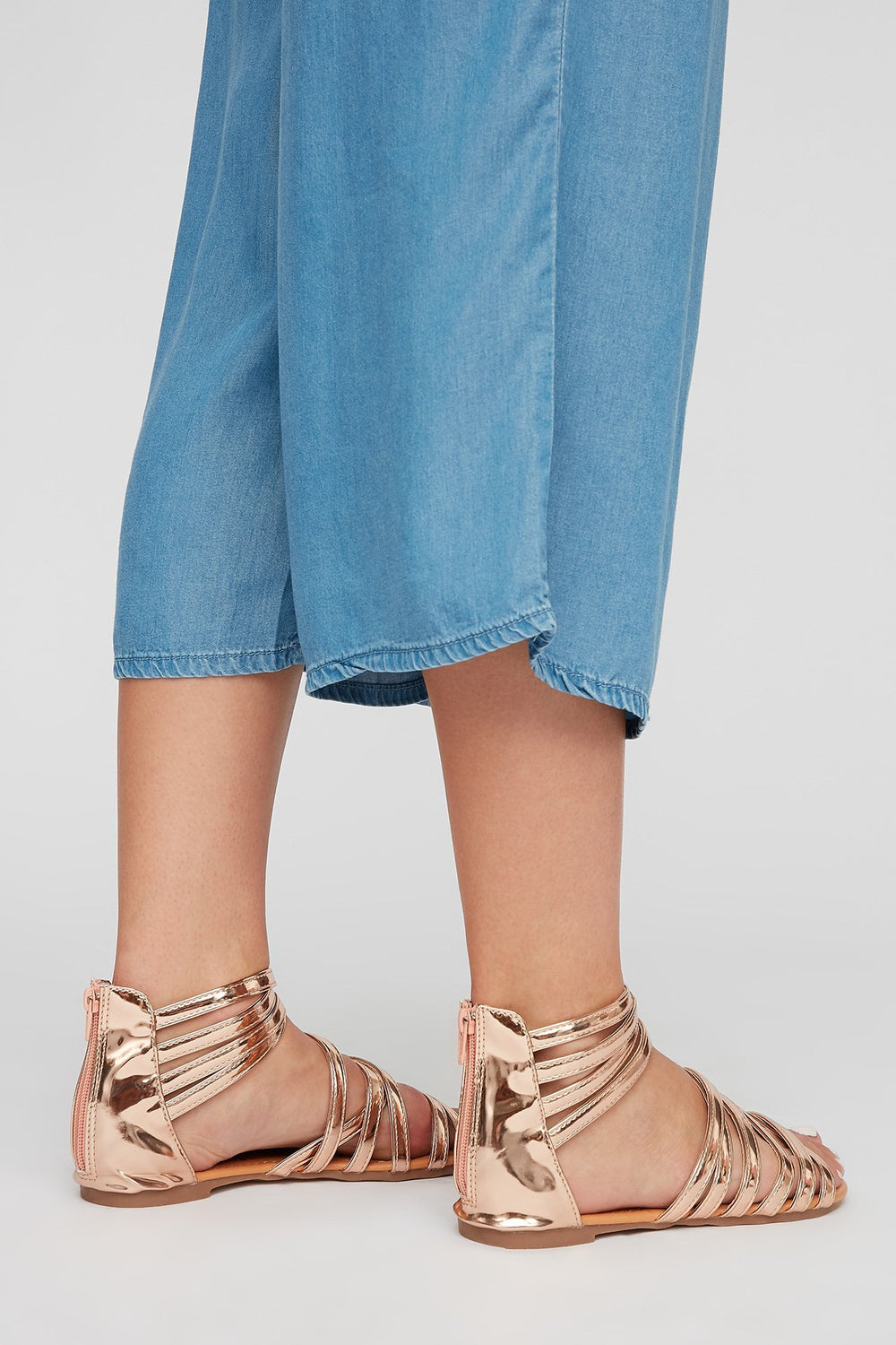 Women Metallic Pull-On Back Zipper Gladiator Sandal Bronze