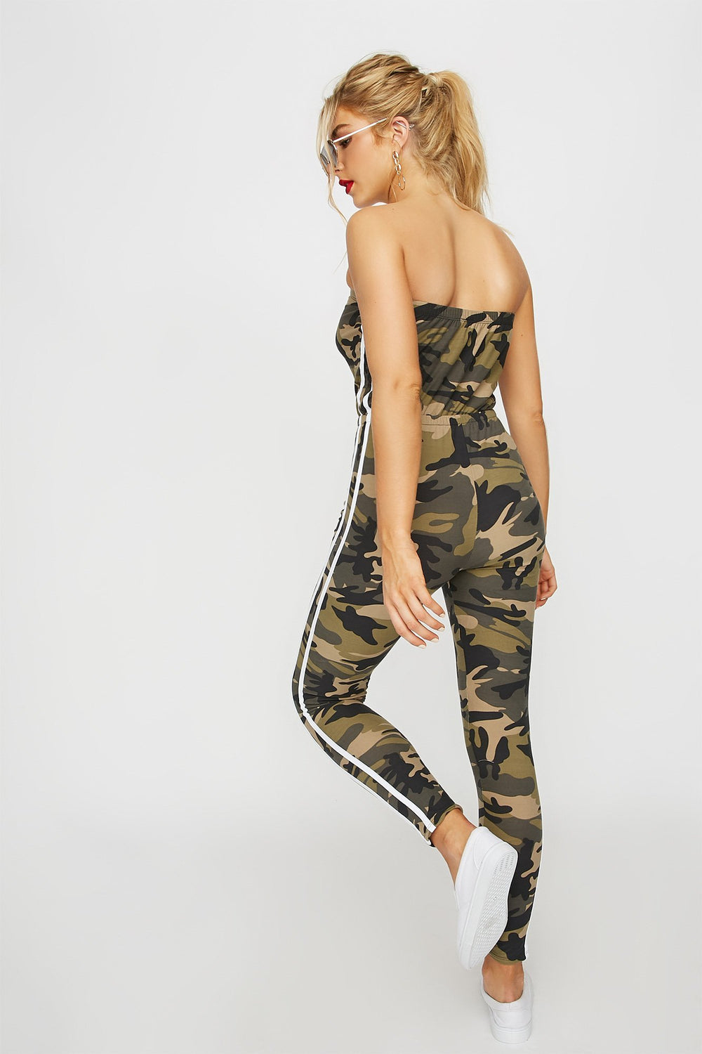 Women Combinaison sans bretelles avec rayures latérales, motif camouflage et taille coulissante Camouflé