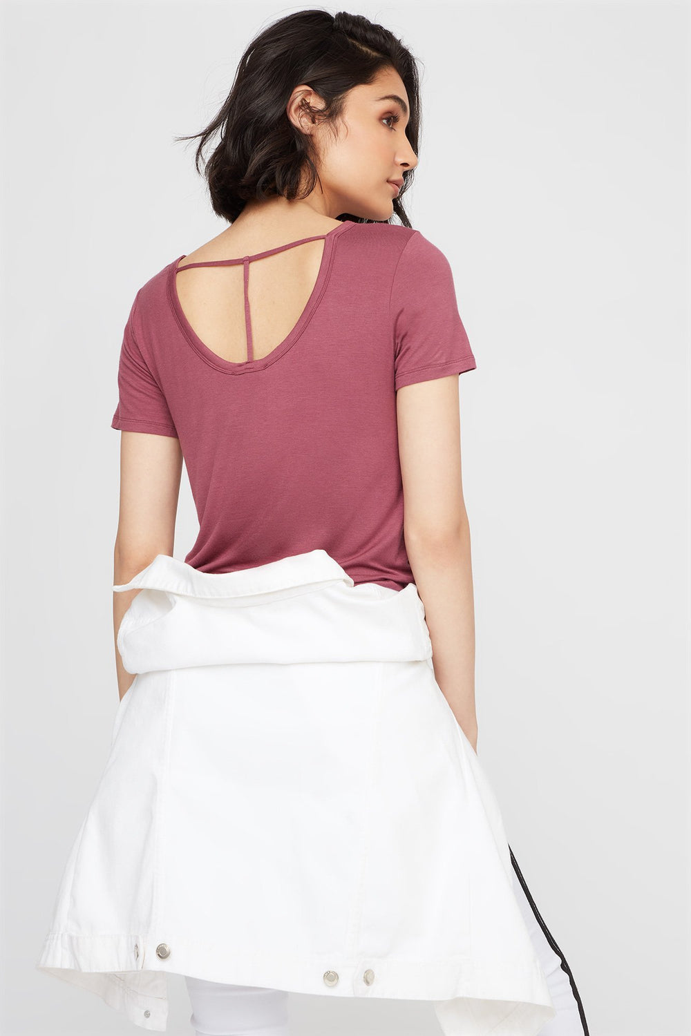 Women T-shirt court à encolure arrondie et dos en T Cerise