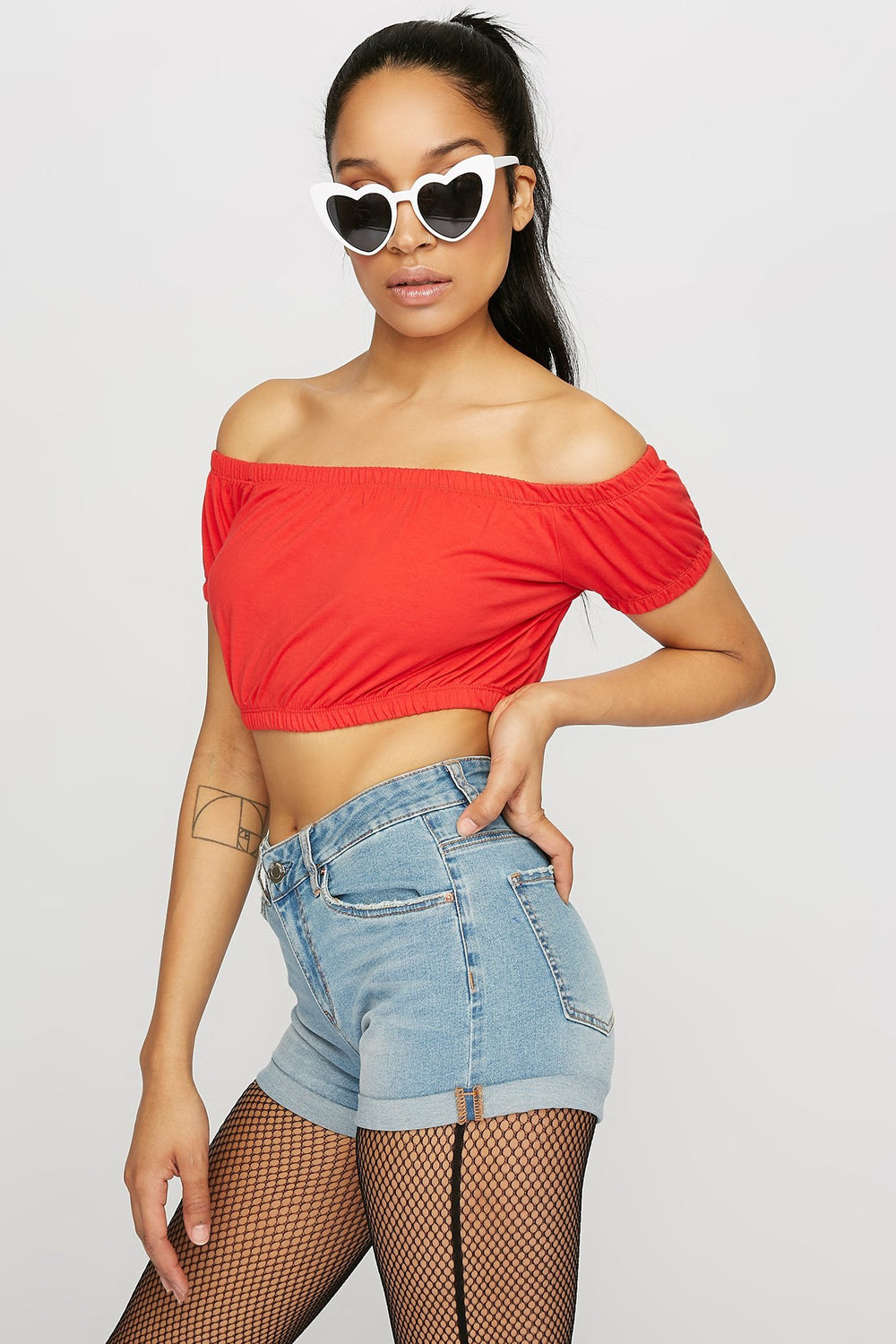 Women T-shirt court cintré à épaules dénudées Écarlate