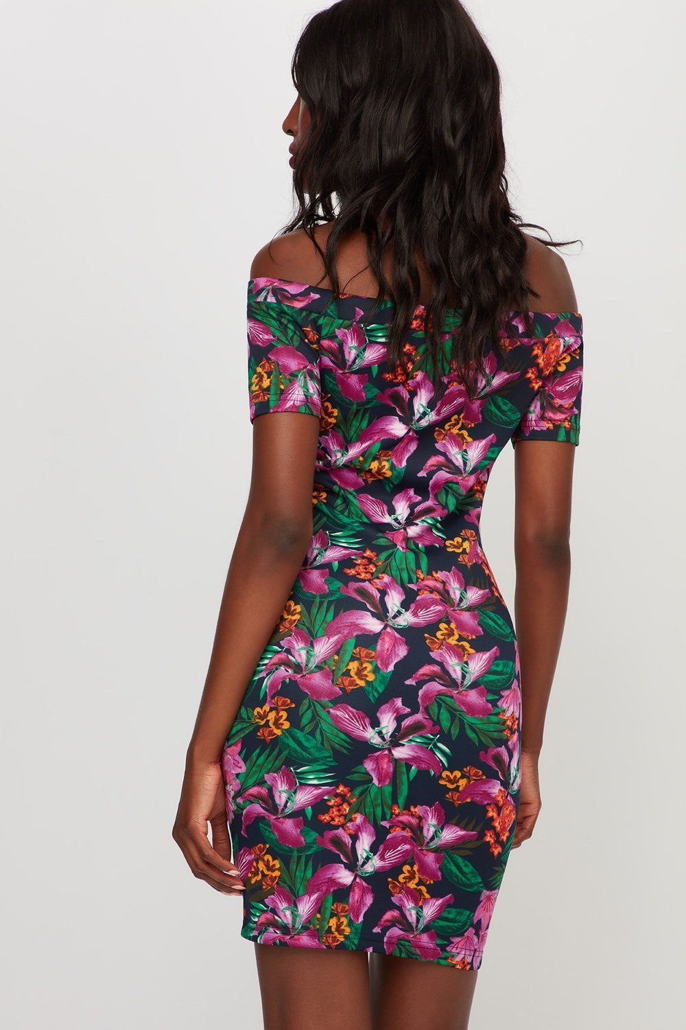 Women Minirobe moulante fleurie à épaules dénudées Fuchsia