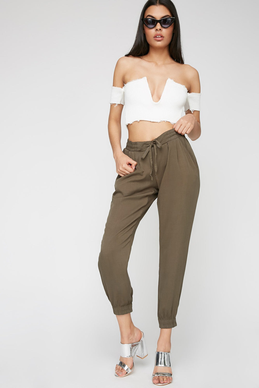 Women Lightweight Drawstring Roll-Up Pant Green