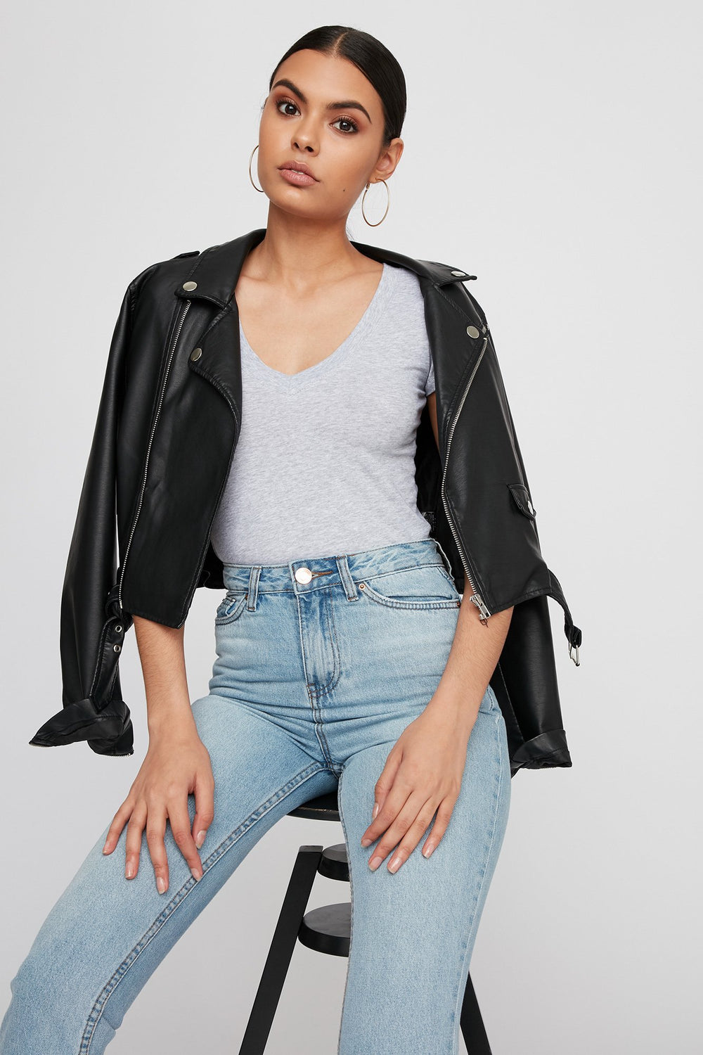 Women T-shirt de base à encolure en V Gris