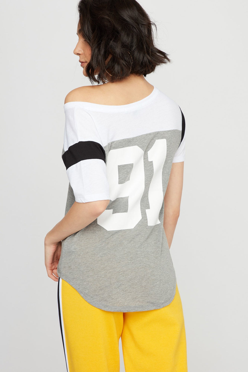 Women T-shirt rayé de style universitaire à blocs de couleurs et encolure en V Gris
