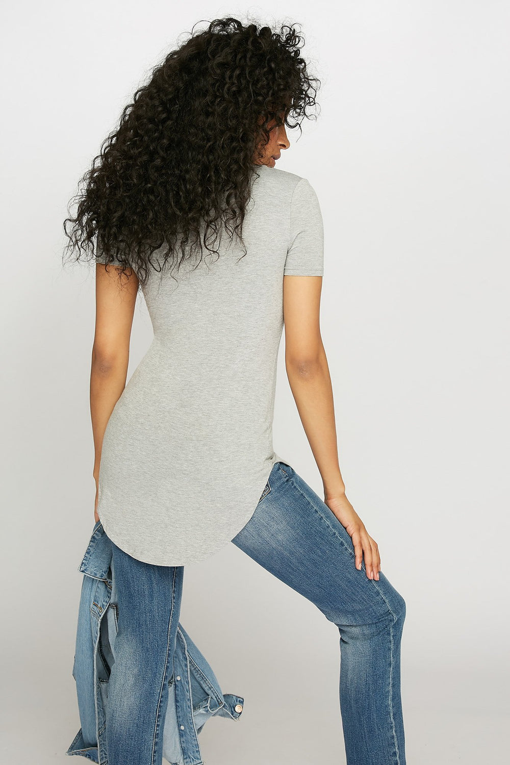 Women Scoop Neck Longline Dolphin Hem T-Shirt Heather Grey