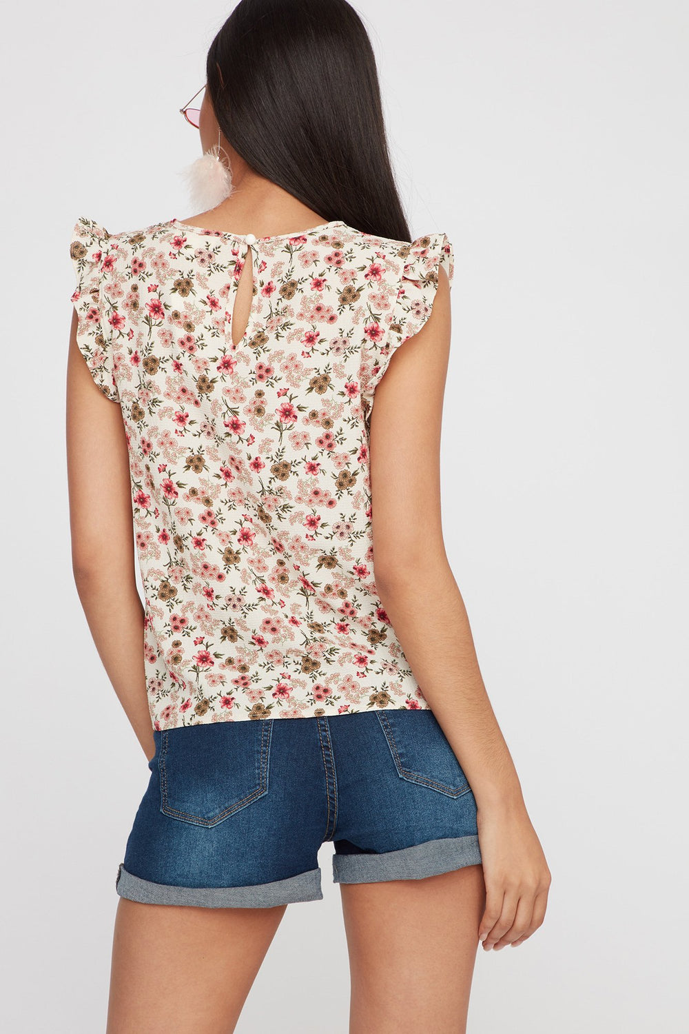 Women Blouse fleurie à manches volantées et collier ras du cou Ivoire
