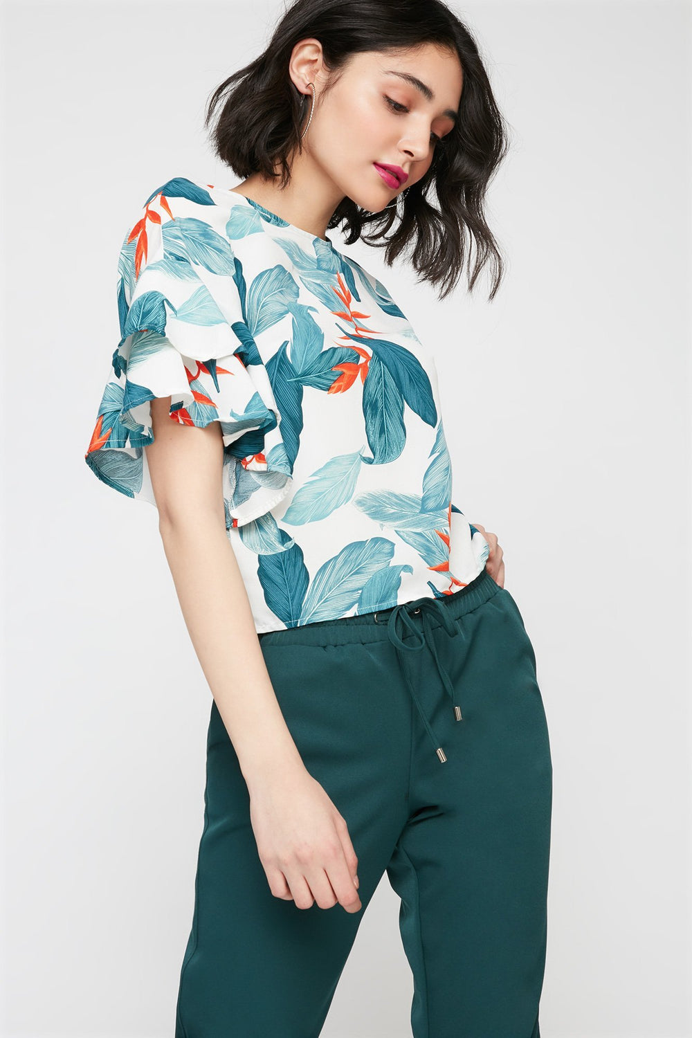 women Blouse fleurie volantée à manches évasées Ivoire