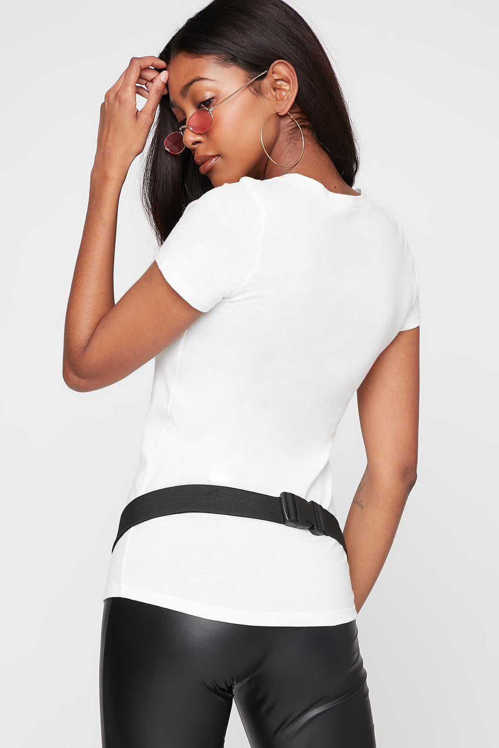 Women T-shirt de base avec poche et encolure arrondie Ivoire