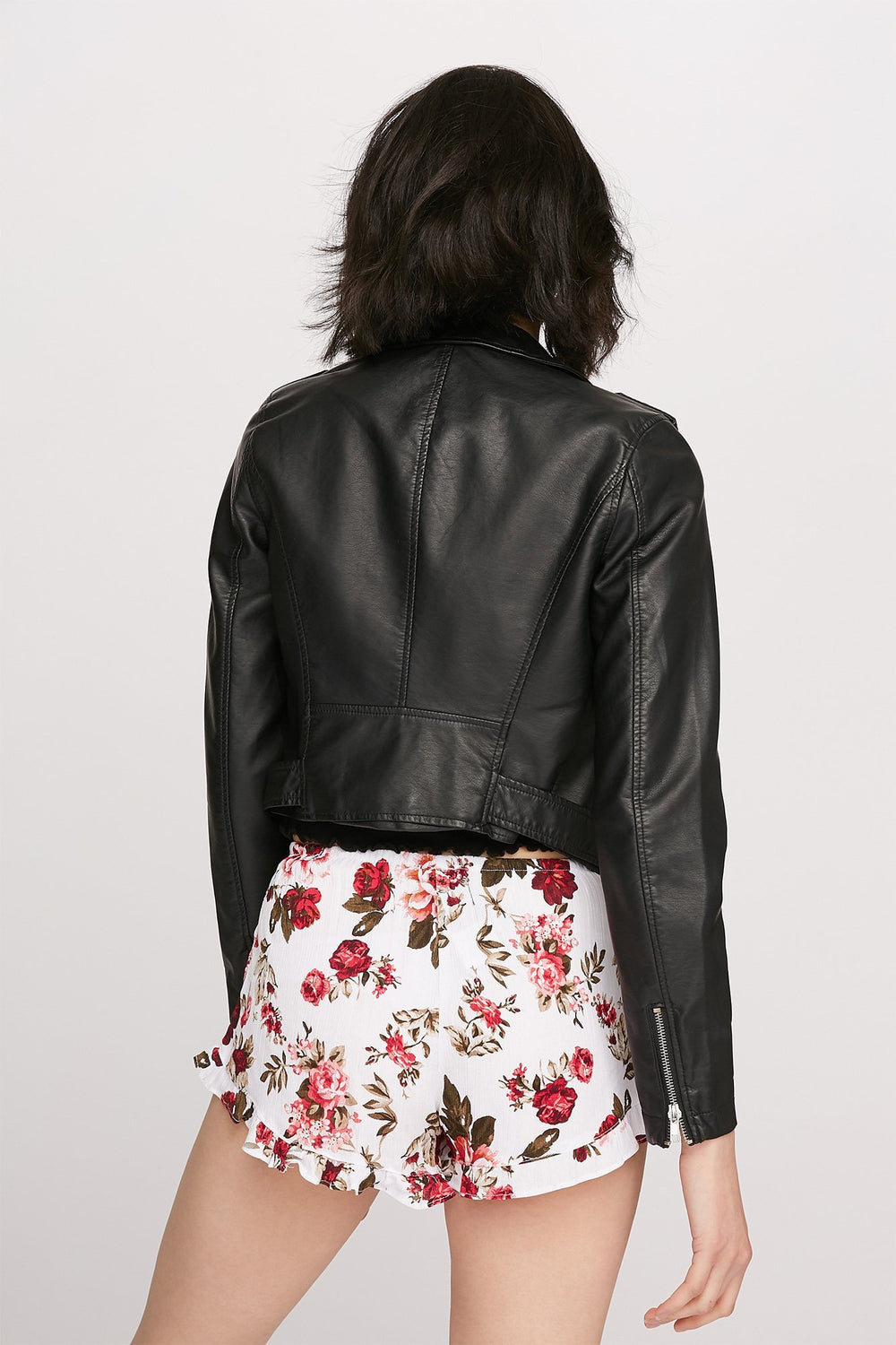 Women Ruffle Floral Lightweight Pull-On Short Ivory