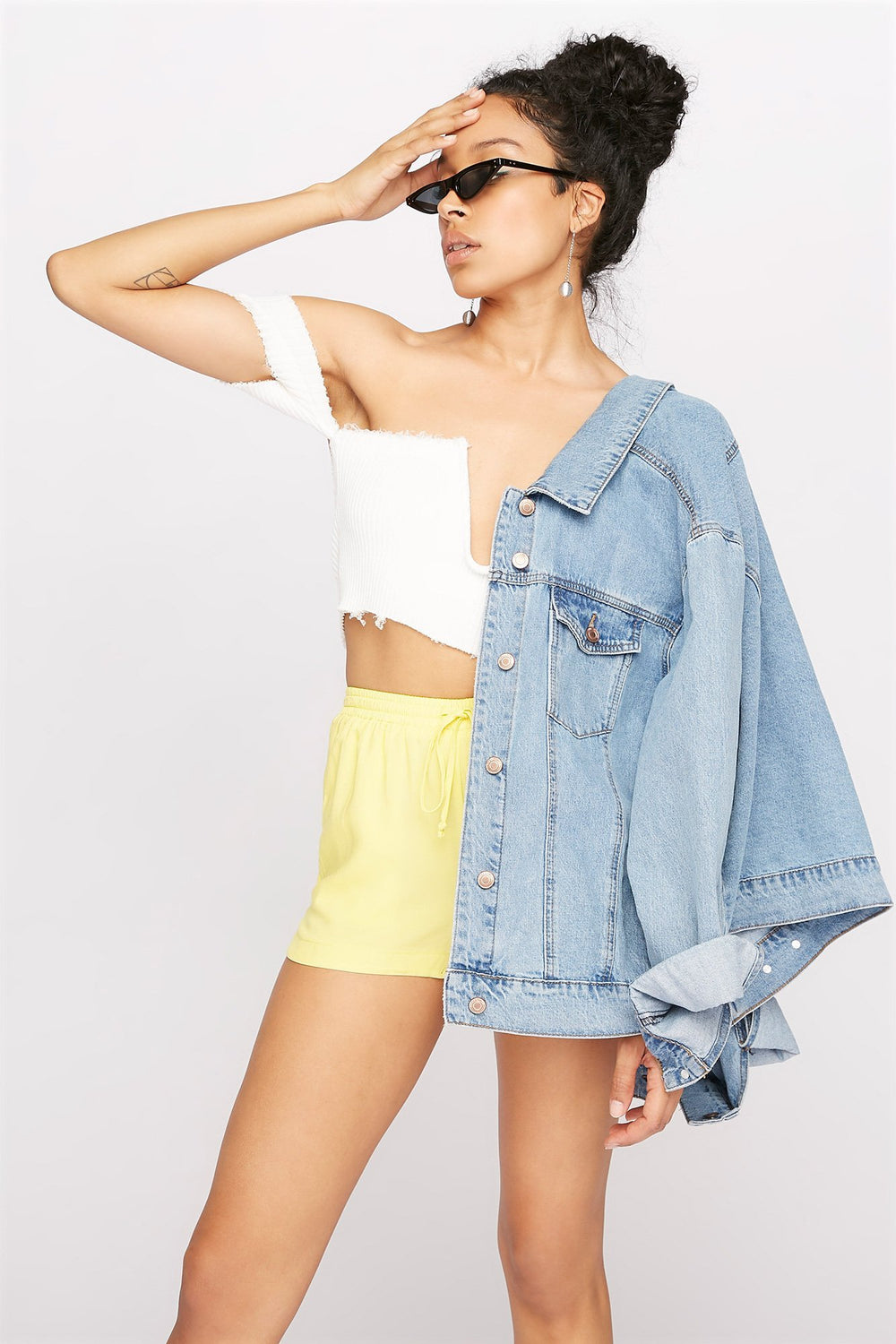 Women Short léger à taille haute avec ourlet arrondi et taille coulissante Jaune