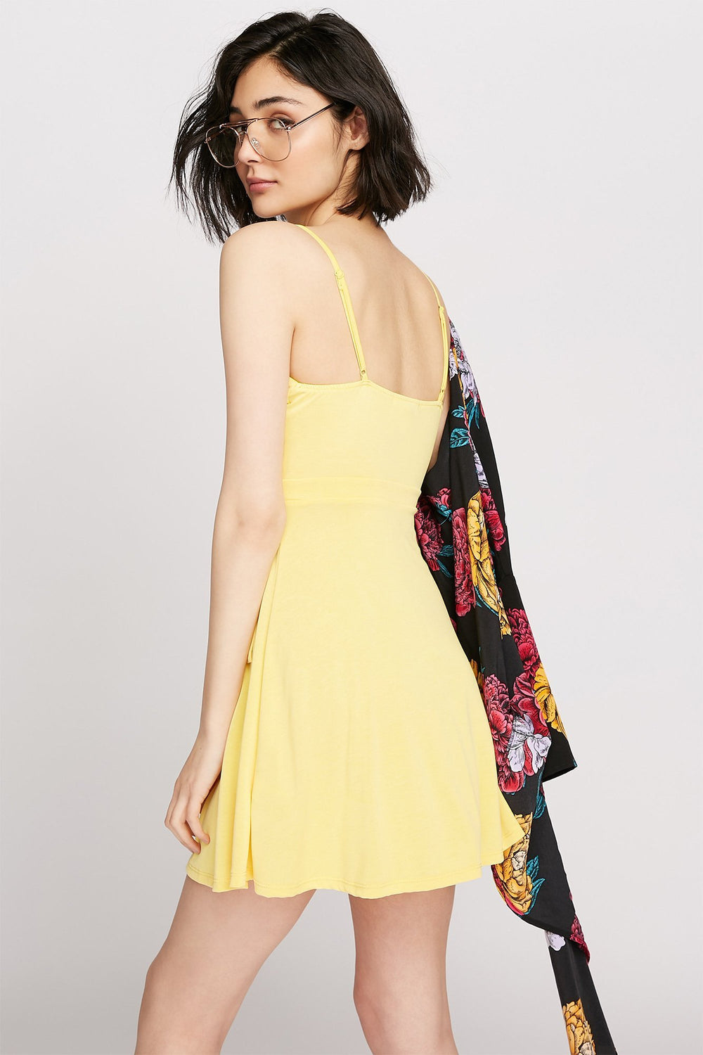 Women Minirobe cache-cur à encolure en V Jaune