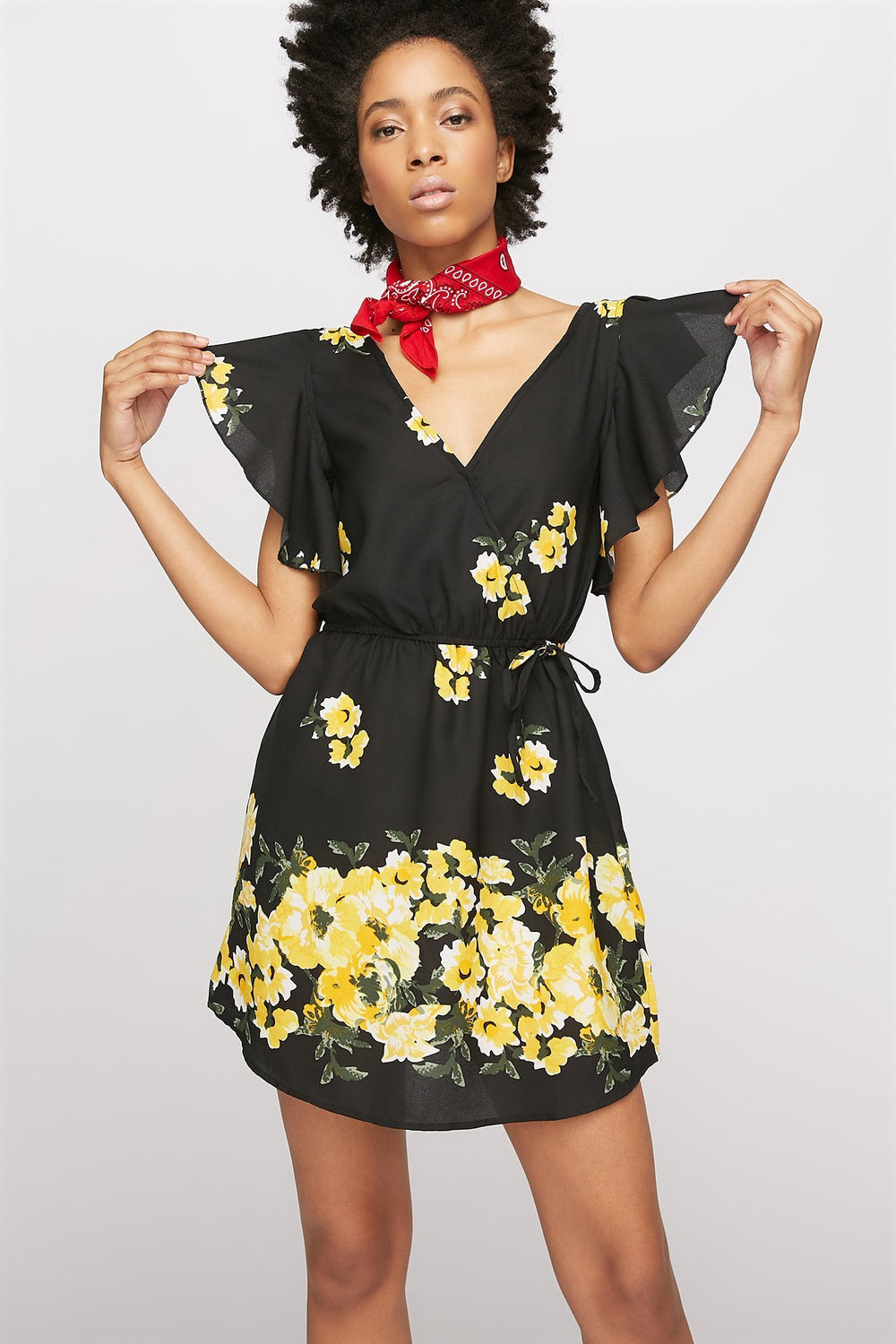 Women Minirobe cache-cur volantée imprimée avec attache Jaune