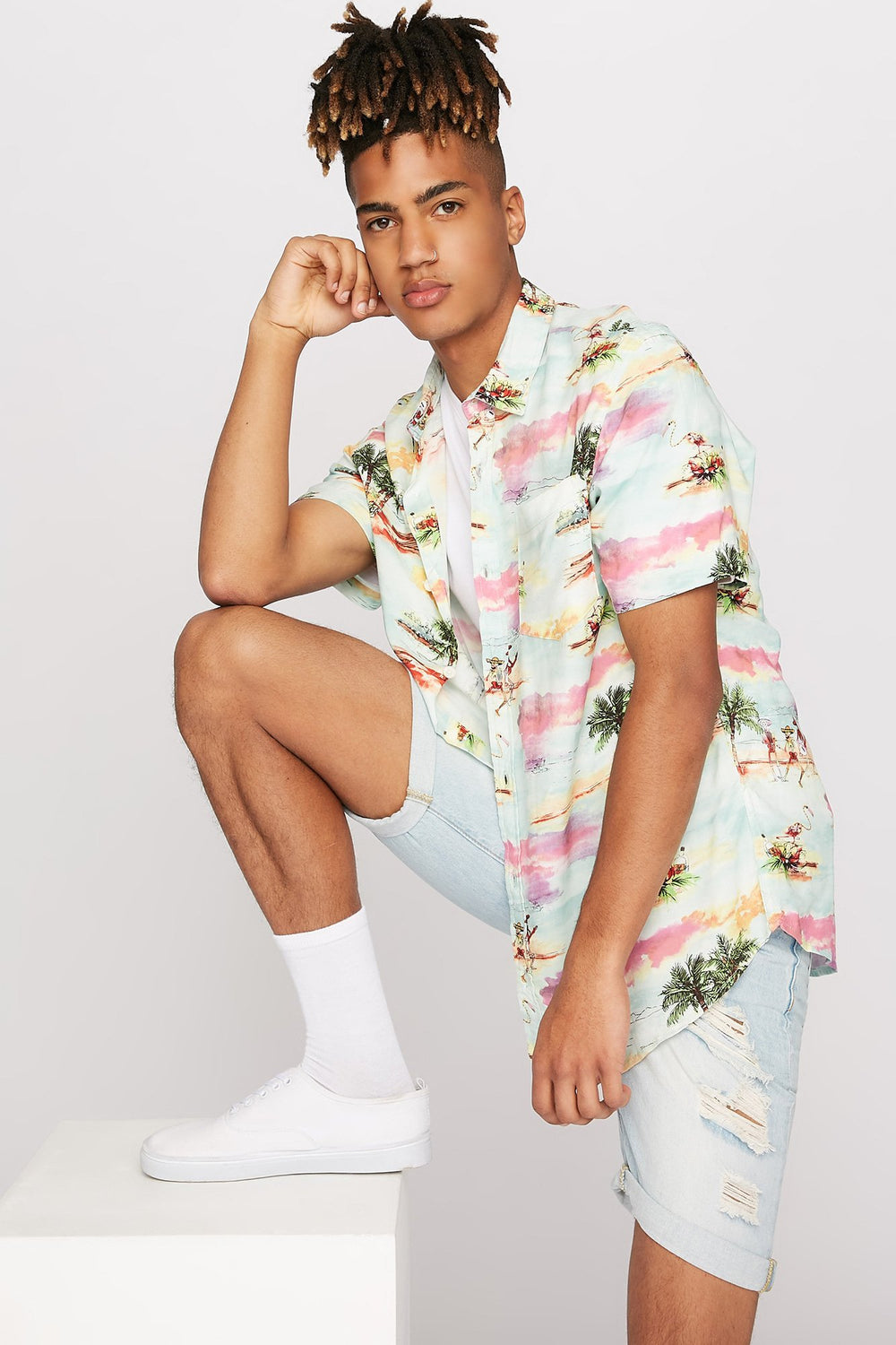 Men Palm Trees Printed Button-Up Short Sleeve Shirt Light Blue