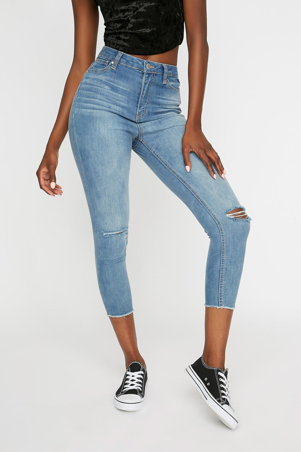 Women High-Rise Cropped Frayed Hem Skinny Jean Light Denim Blue
