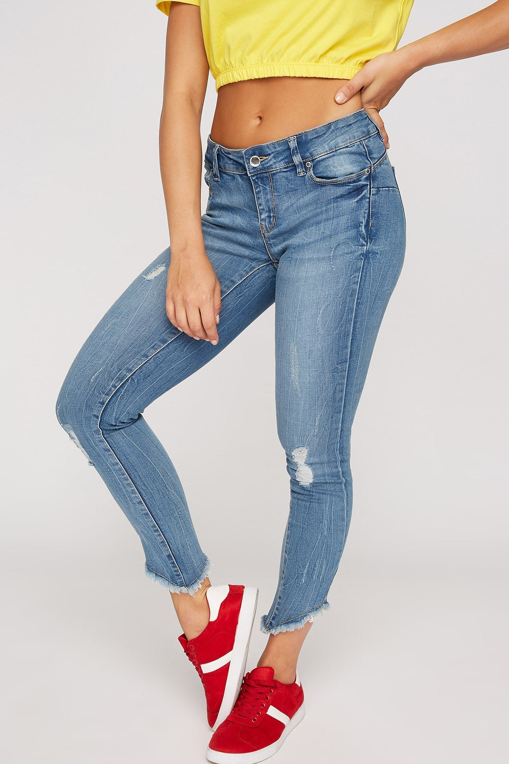 Women Low-Rise Frayed Hem Distressed Cropped Jean Light Denim Blue