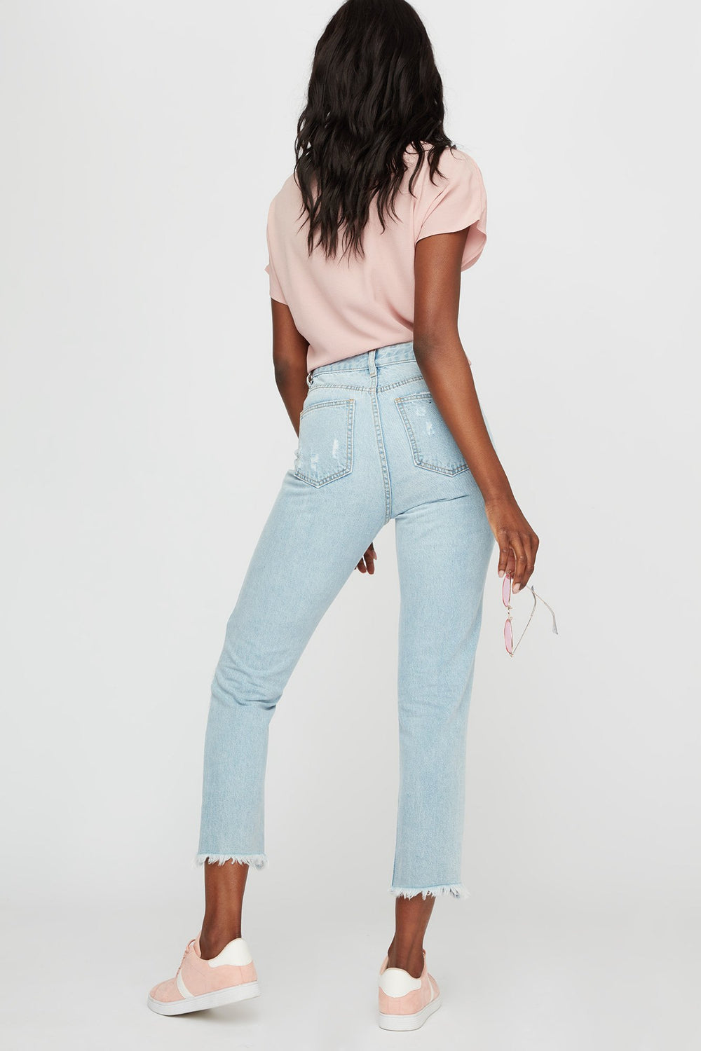 Women Distressed Frayed Hem Ultra High-Rise Mom Jean Light Denim Blue