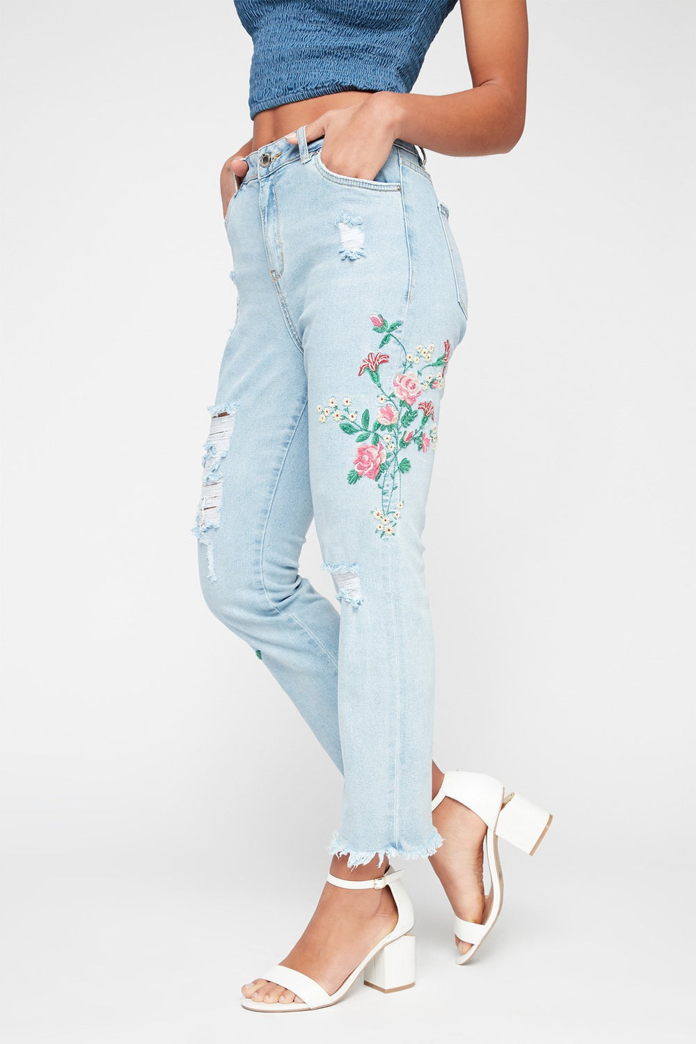 Women High-Rise Distressed Floral Embroidered Frayed Hem Skinny Jean Light Denim Blue