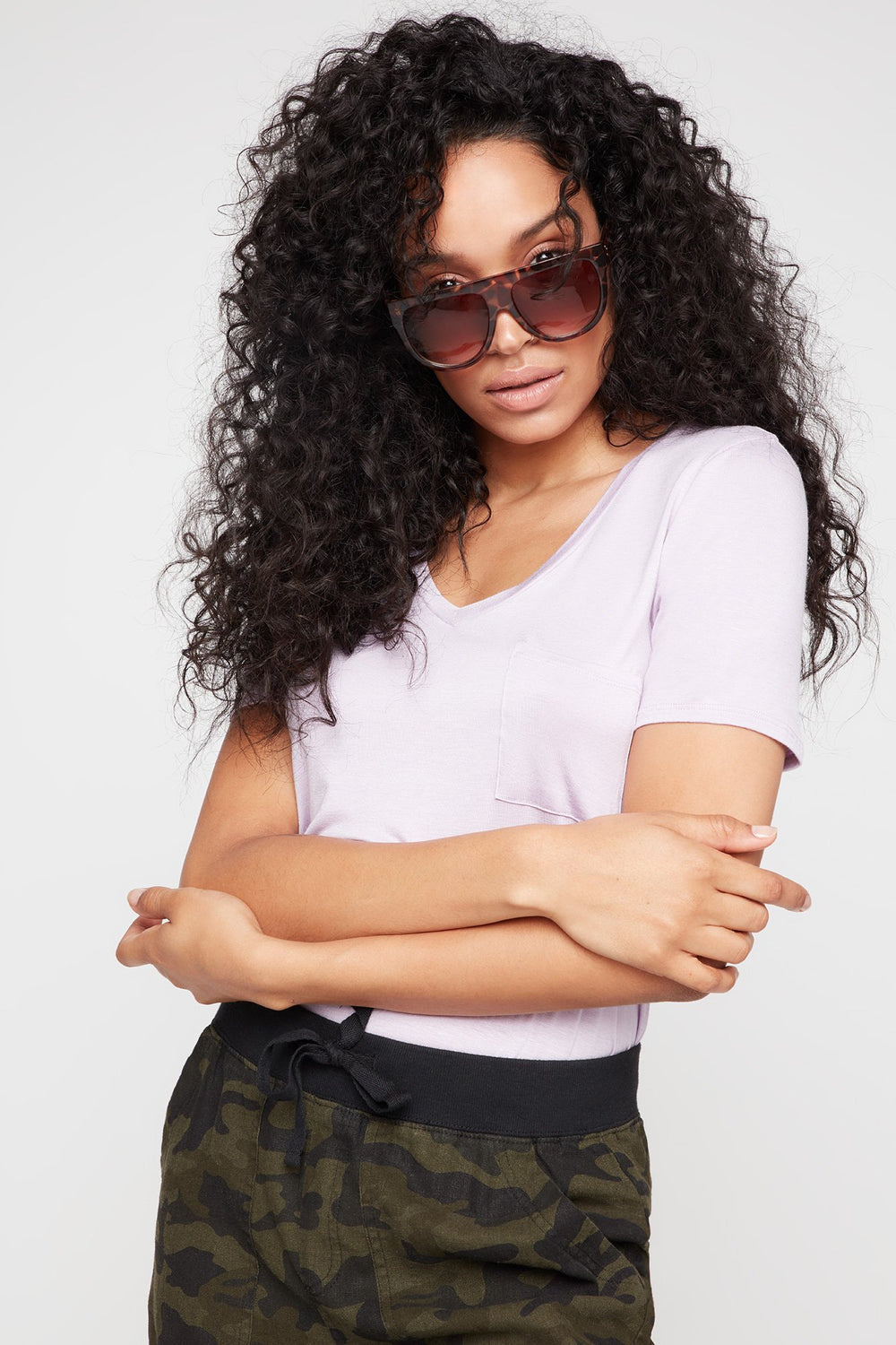Women T-shirt léger à poche avec encolure en V Lilas